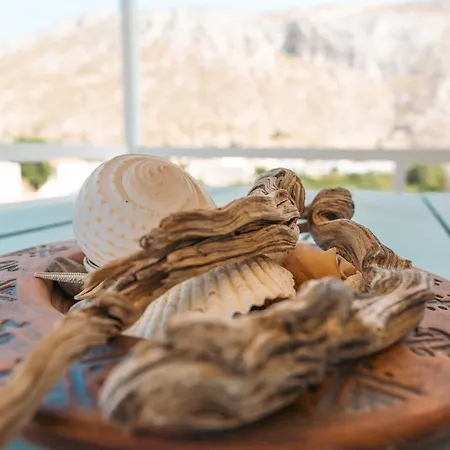 Stunning Views Kantouni בית נופש